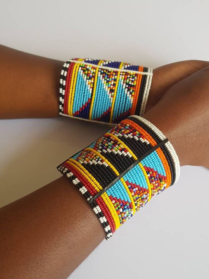 2 Beaded Maasai bracelets with snap closure