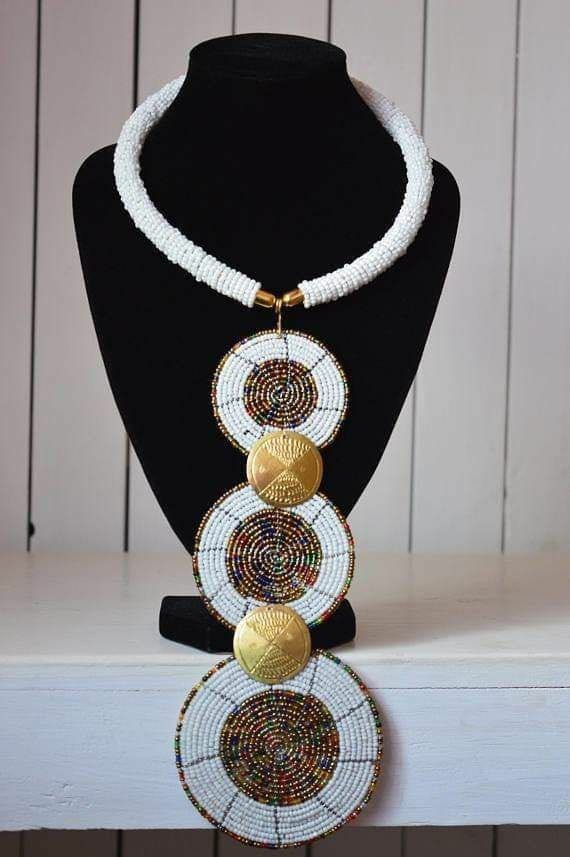 Beaded pendant necklace; 3 in one pendants; White necklace