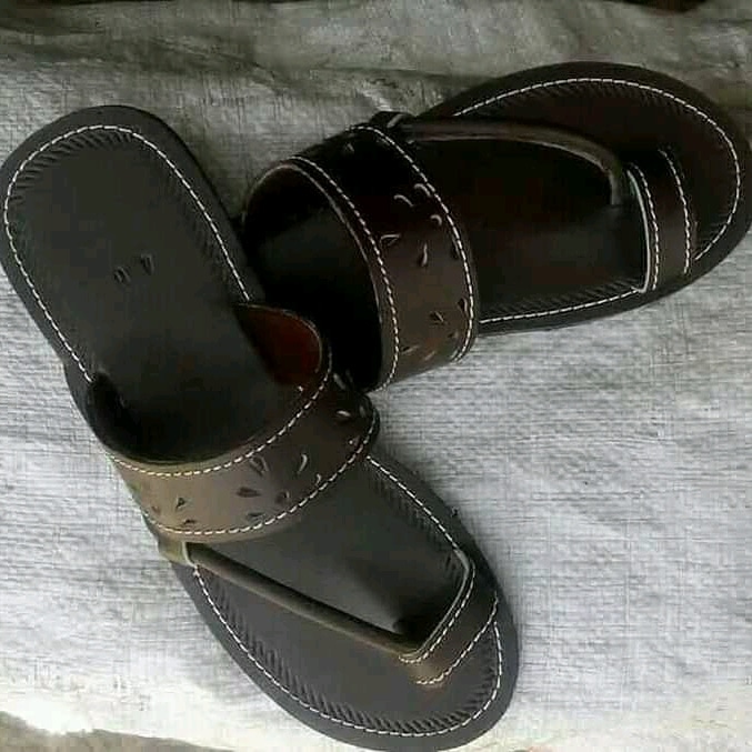 Leather sandals for men