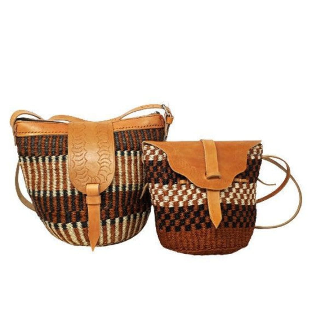 Woven sisal bag with a crossbody bag and leather strap